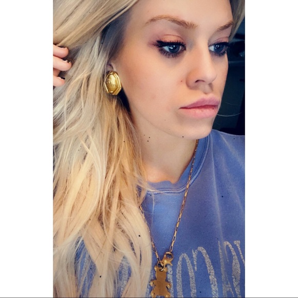 Saint Laurent “YSL” Vintage Gold Large Clip-On Earrings - Picture 11 of 11